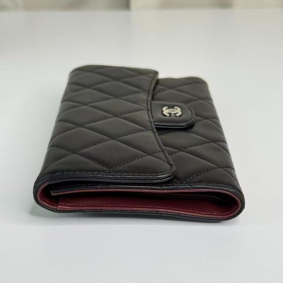 Chanel Black Leather Flap Wallet - Small Quilted Goods with Classic CC Logo - Picture 4 of 7